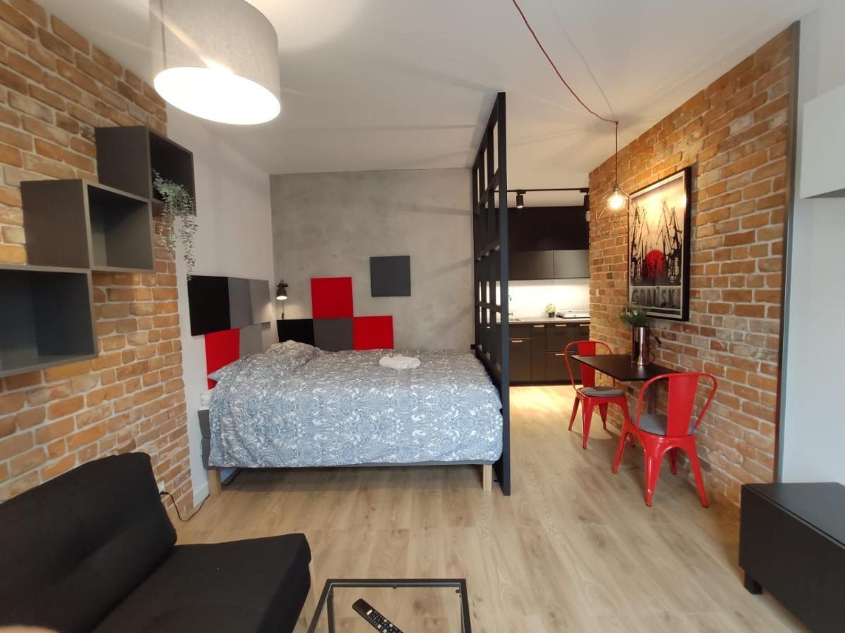 Red Wall Apartment In The Old Town Gdańsk Exteriör bild